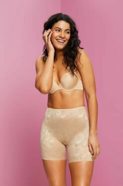 ESPRIT Hipster-Shorts Mit Dezent Formgebender Spitze